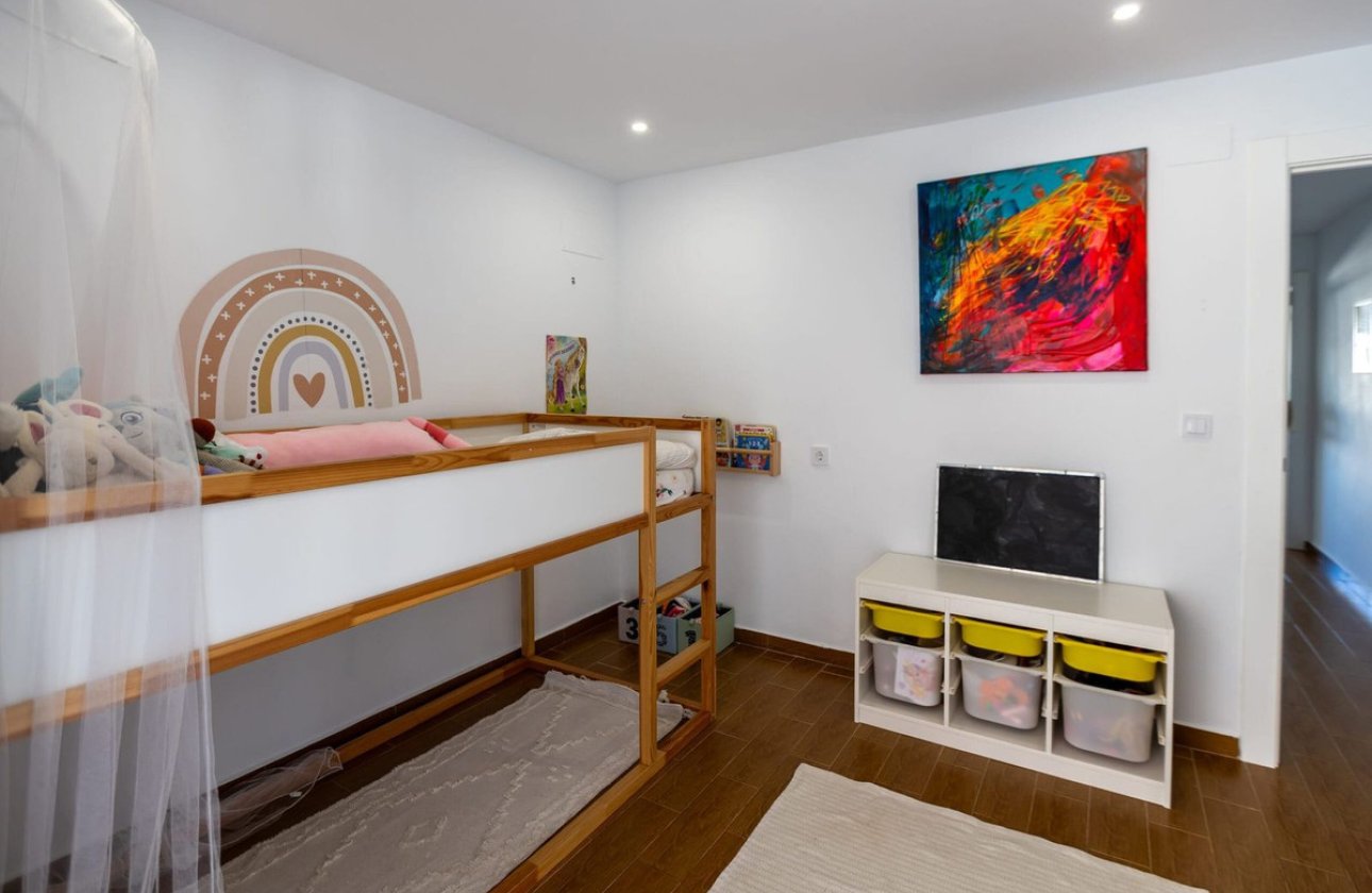 Resale - Town House -
Torrevieja - Torrevieja Centro