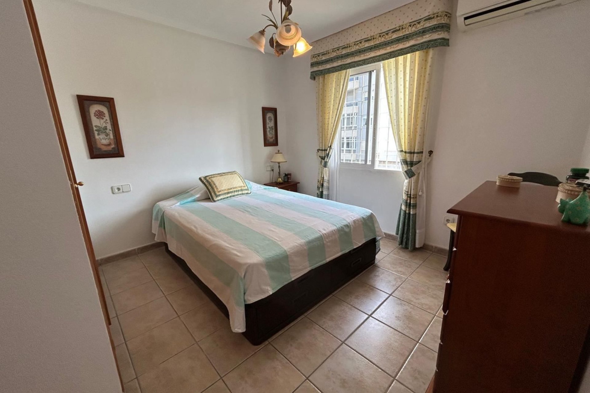 Resale - Town House -
Torrevieja - Torrevieja Centro