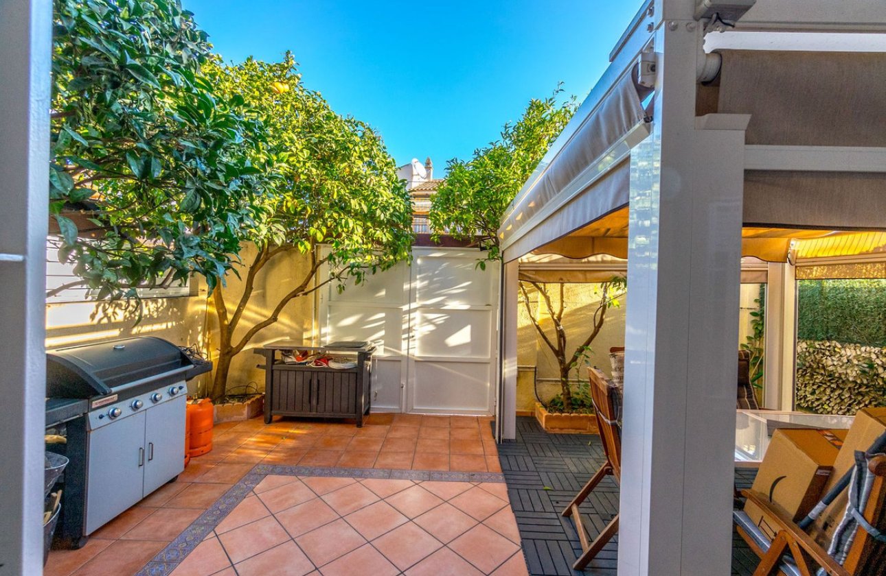 Resale - Town House -
Torrevieja - Torrevieja Centro