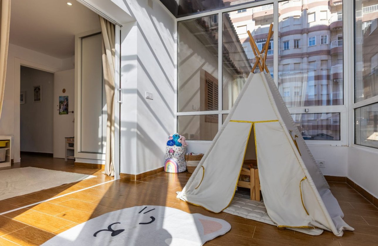 Resale - Town House -
Torrevieja - Torrevieja Centro