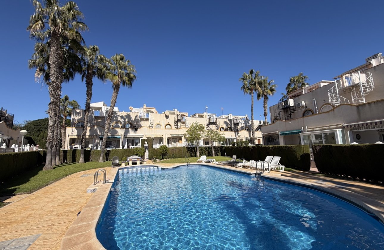 Resale - Townhouse -
La Florida