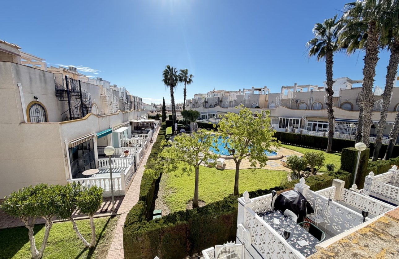 Resale - Townhouse -
La Florida