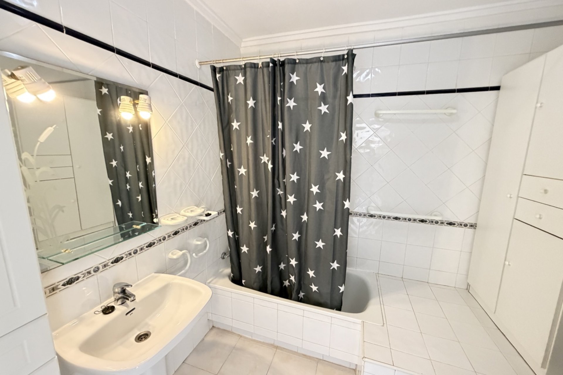 Resale - Townhouse -
La Florida