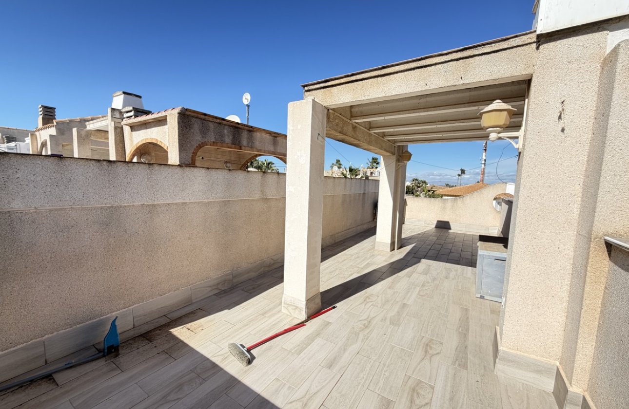 Resale - Townhouse -
La Florida