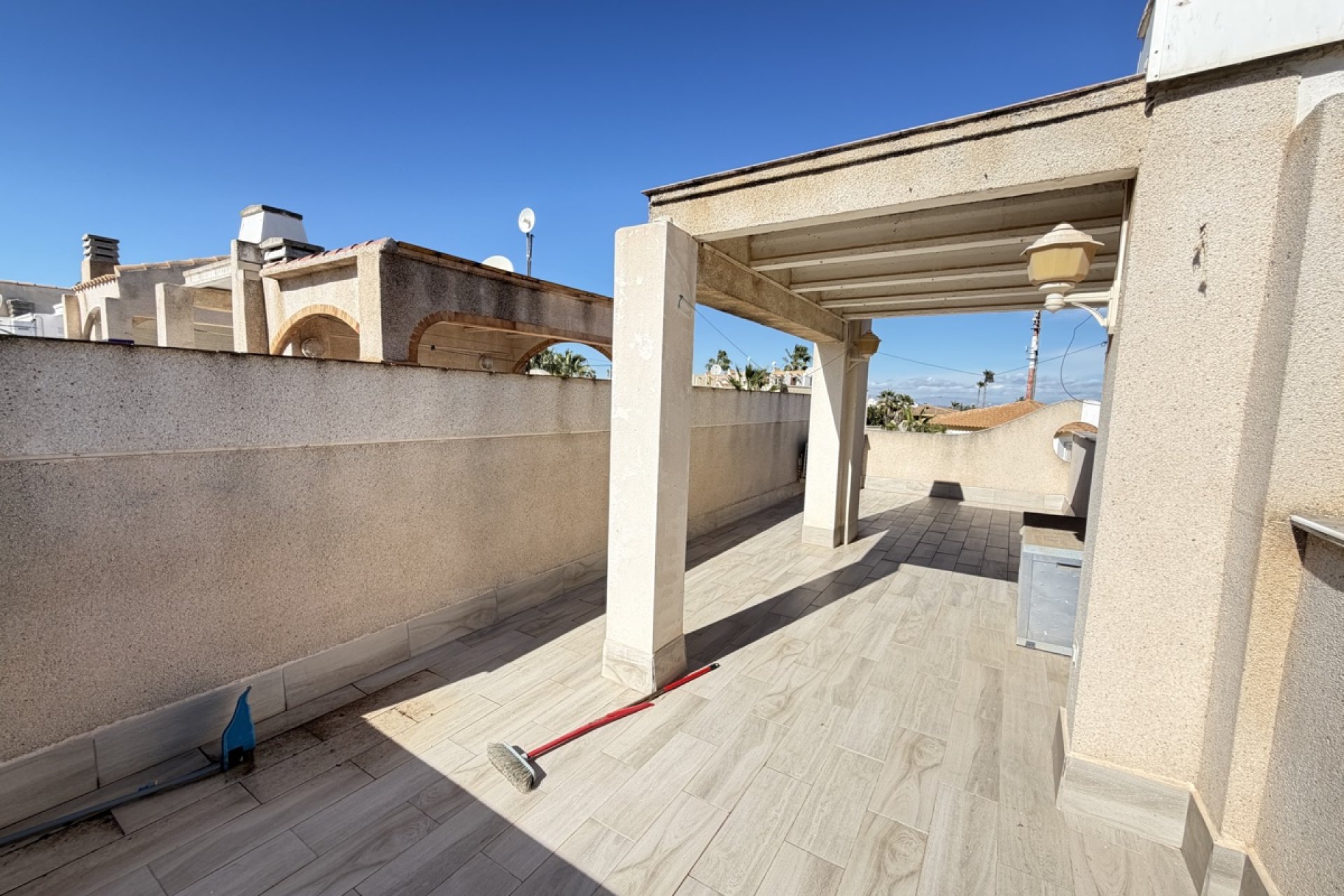 Resale - Townhouse -
La Florida