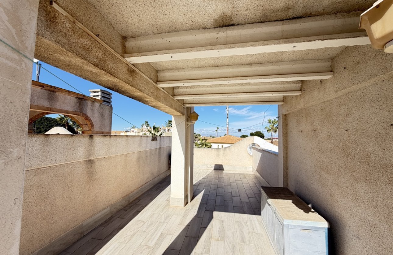 Resale - Townhouse -
La Florida