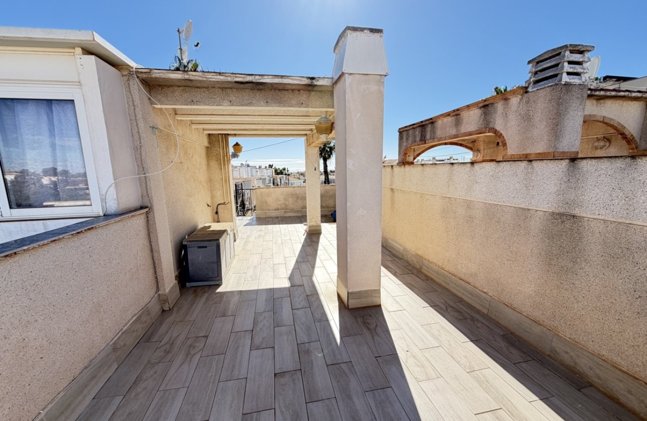 Resale - Townhouse -
La Florida