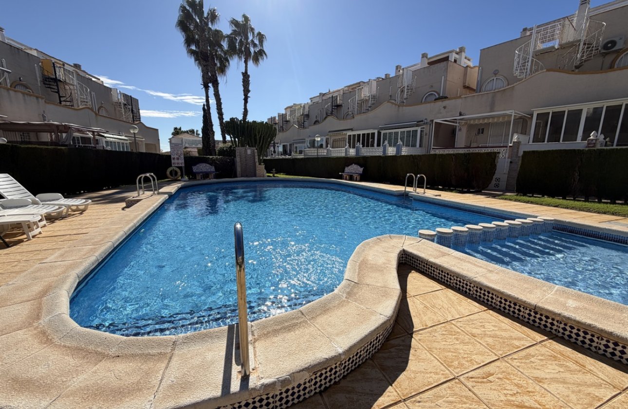 Resale - Townhouse -
La Florida