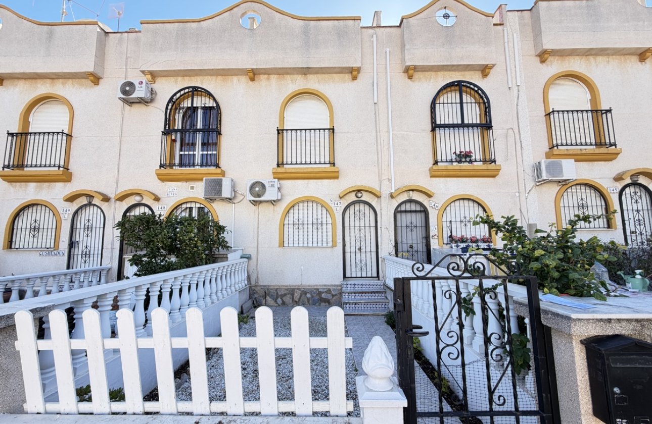 Resale - Townhouse -
La Florida