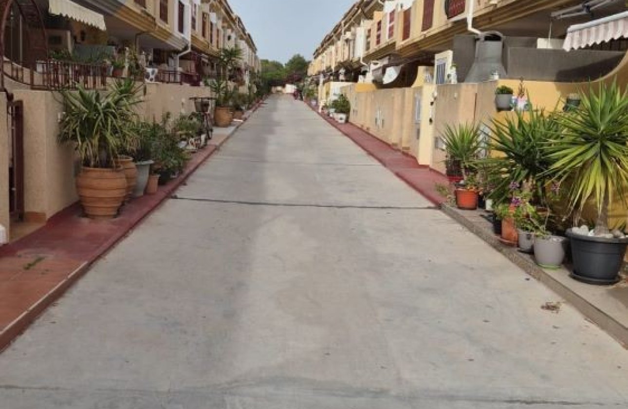 Resale - Townhouse -
Orihuela Costa - Playa Flamenca