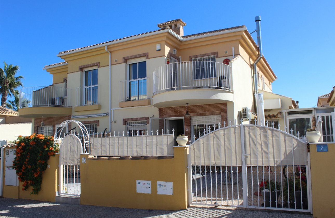 Resale - Townhouse -
Villamartin - PAU 8