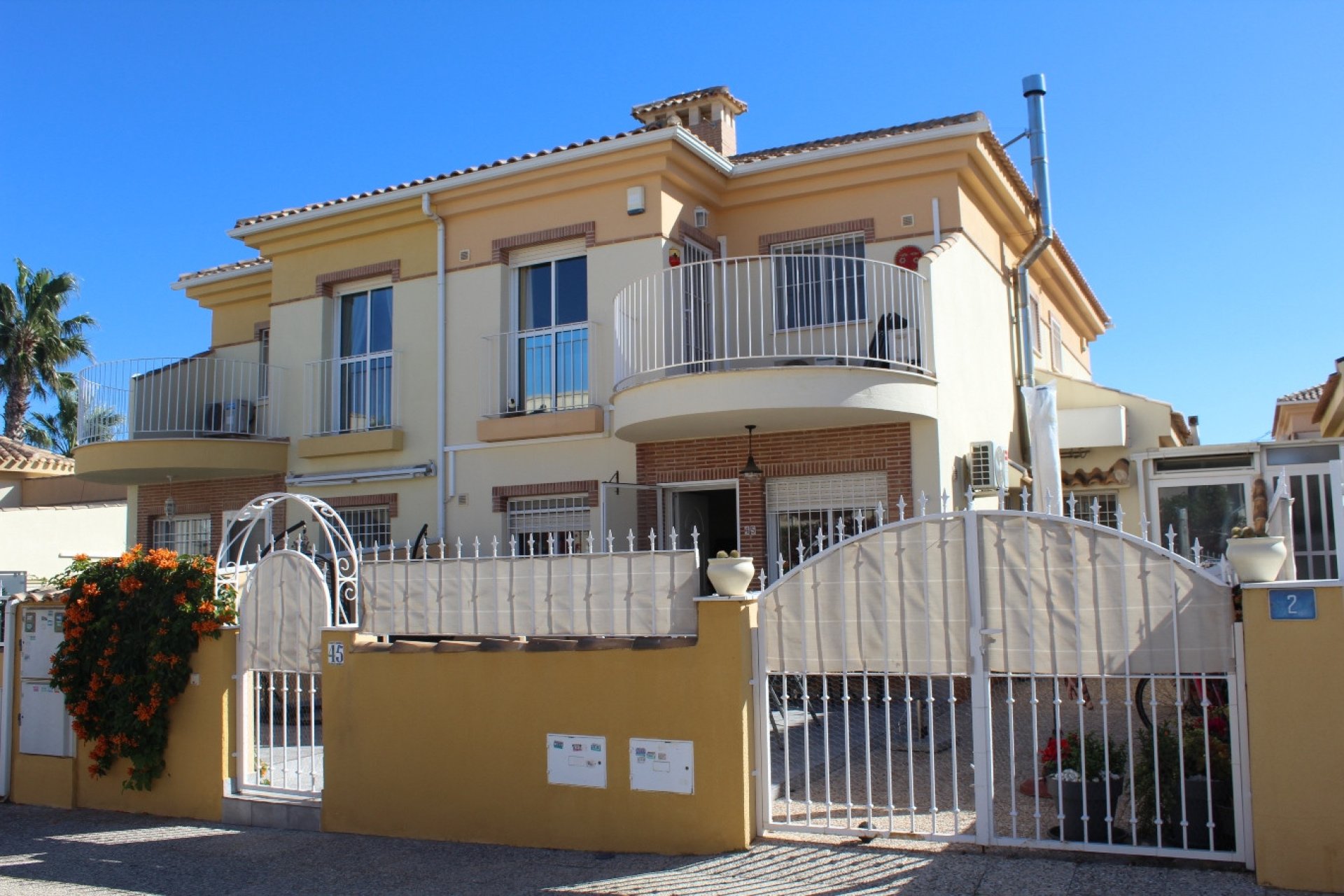 Resale - Townhouse -
Villamartin - PAU 8