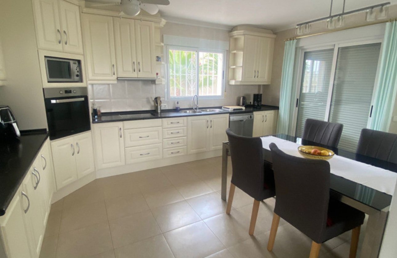 Resale - Villa -
Algorfa - Algorfa Centro