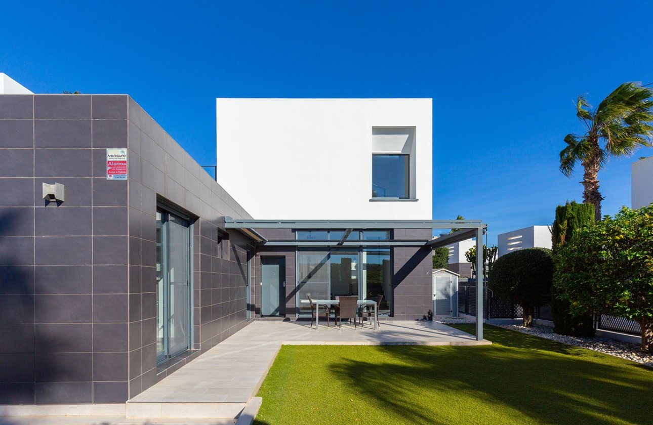 Resale - Villa -
Algorfa - La Finca Golf