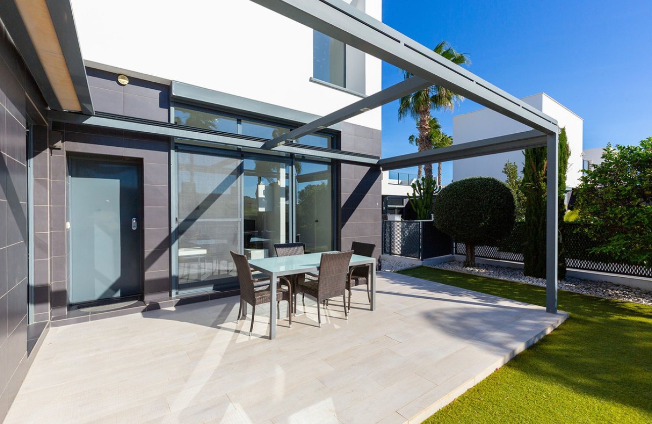 Resale - Villa -
Algorfa - La Finca Golf