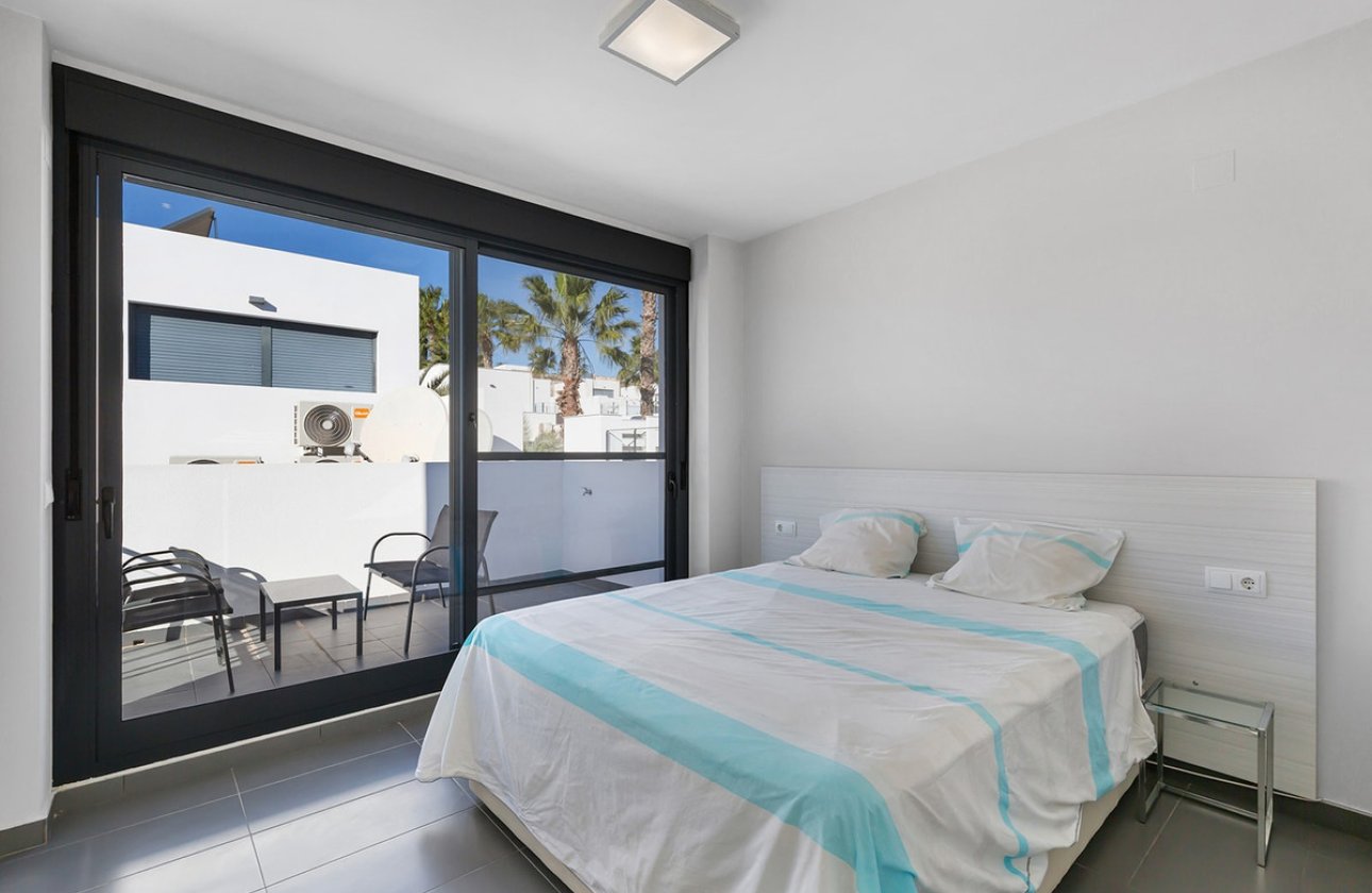 Resale - Villa -
Algorfa - La Finca Golf