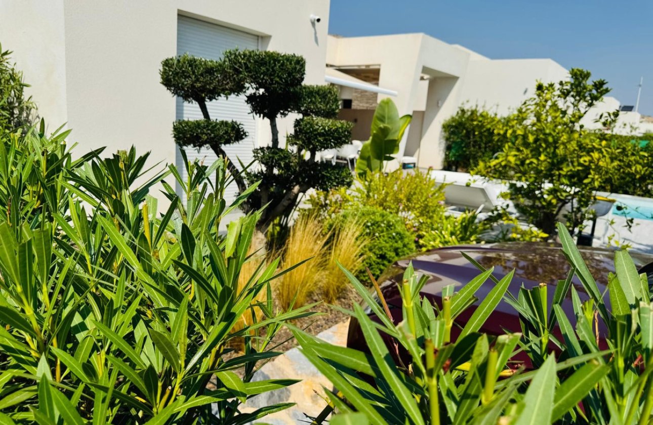 Resale - Villa -
Algorfa - La Finca Golf