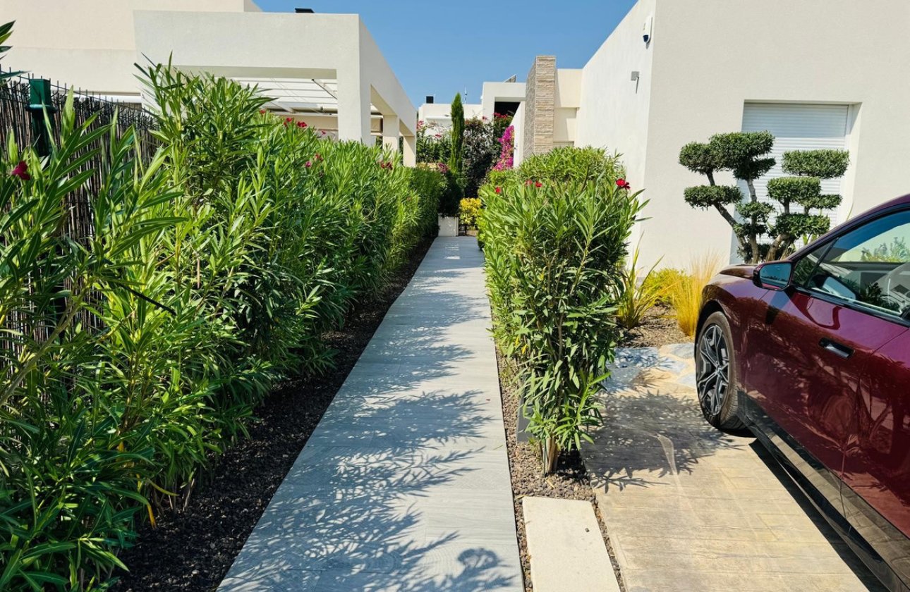 Resale - Villa -
Algorfa - La Finca Golf