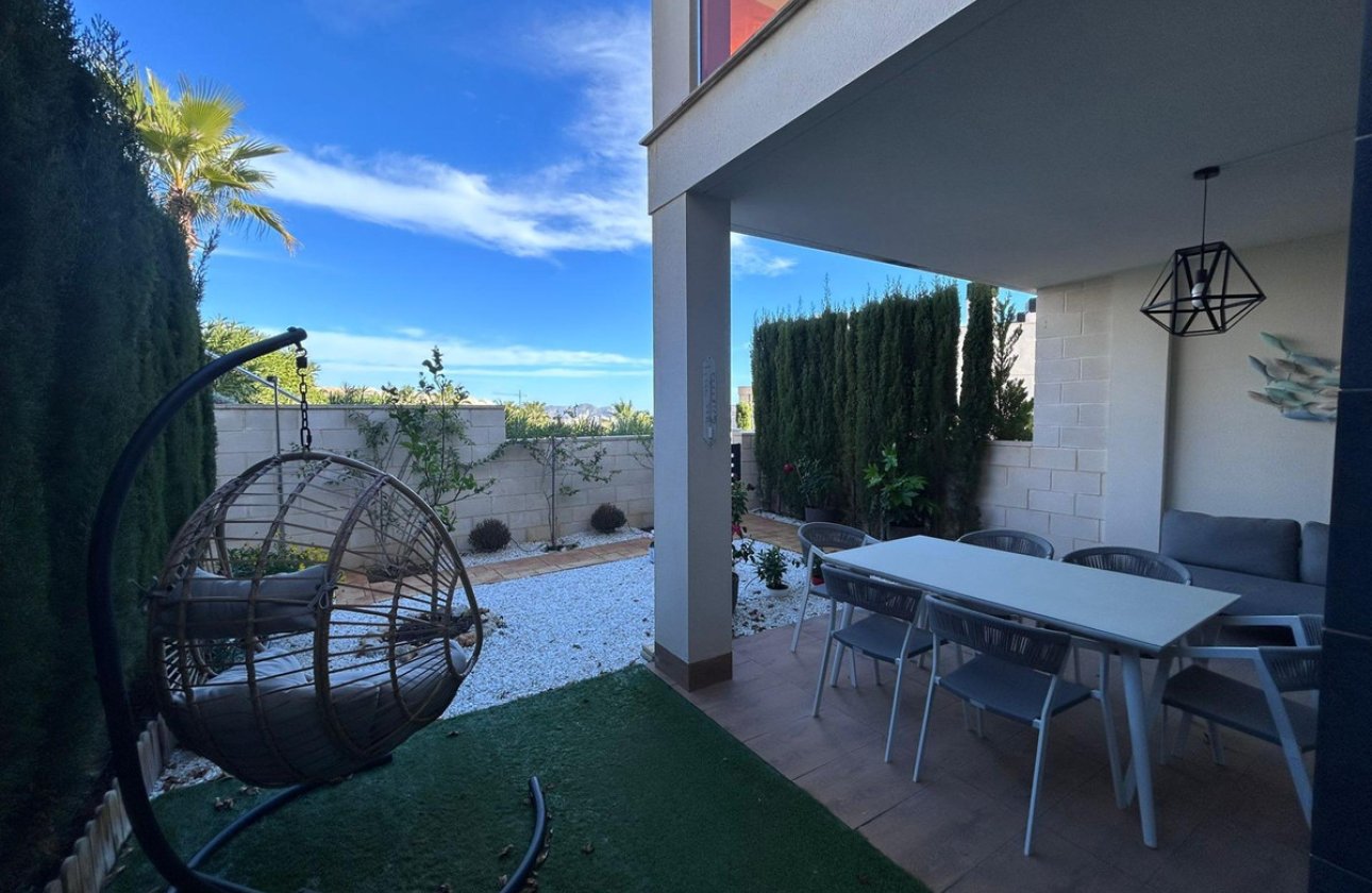 Resale - Villa -
Alicante - Alicante Centro
