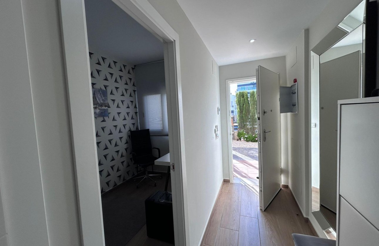 Resale - Villa -
Alicante - Alicante Centro