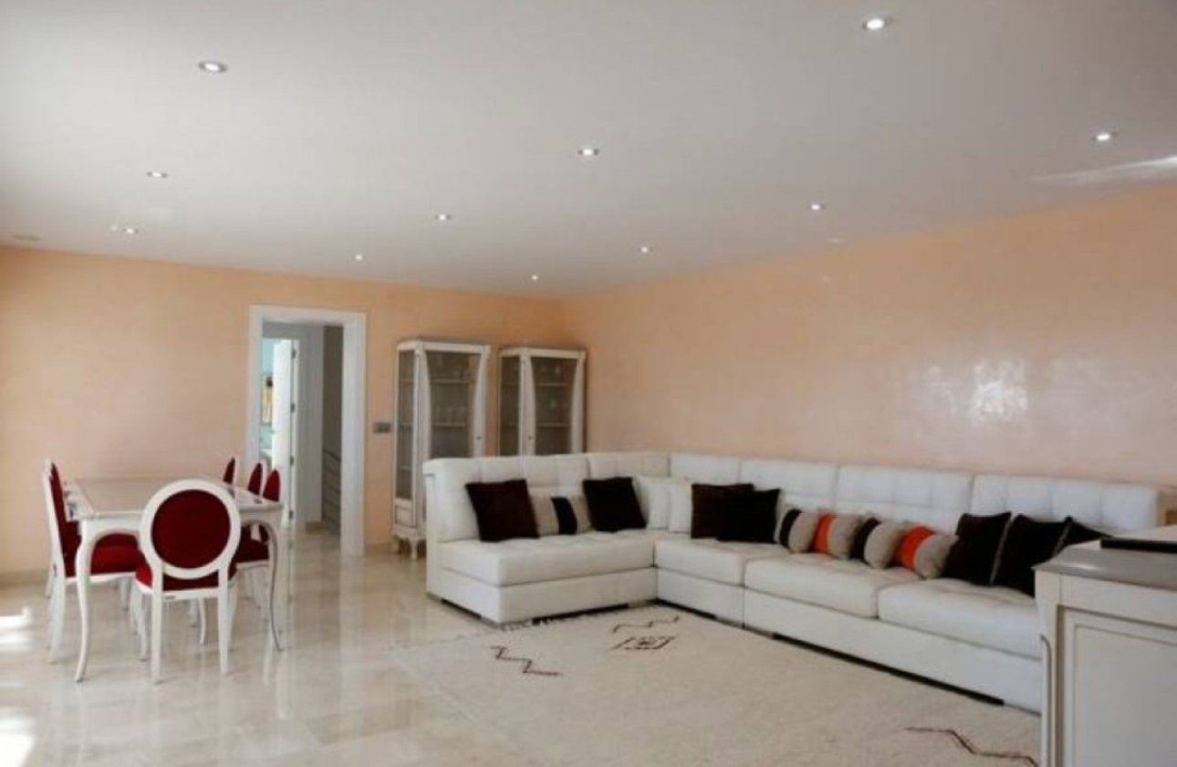Resale - Villa -
Alicante - Alicante Centro