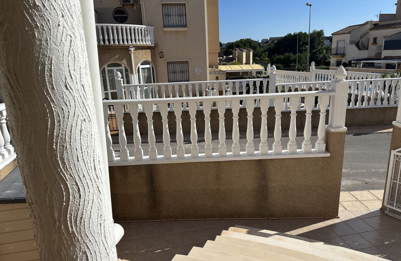 Resale - Villa -
Alicante - Alicante Centro