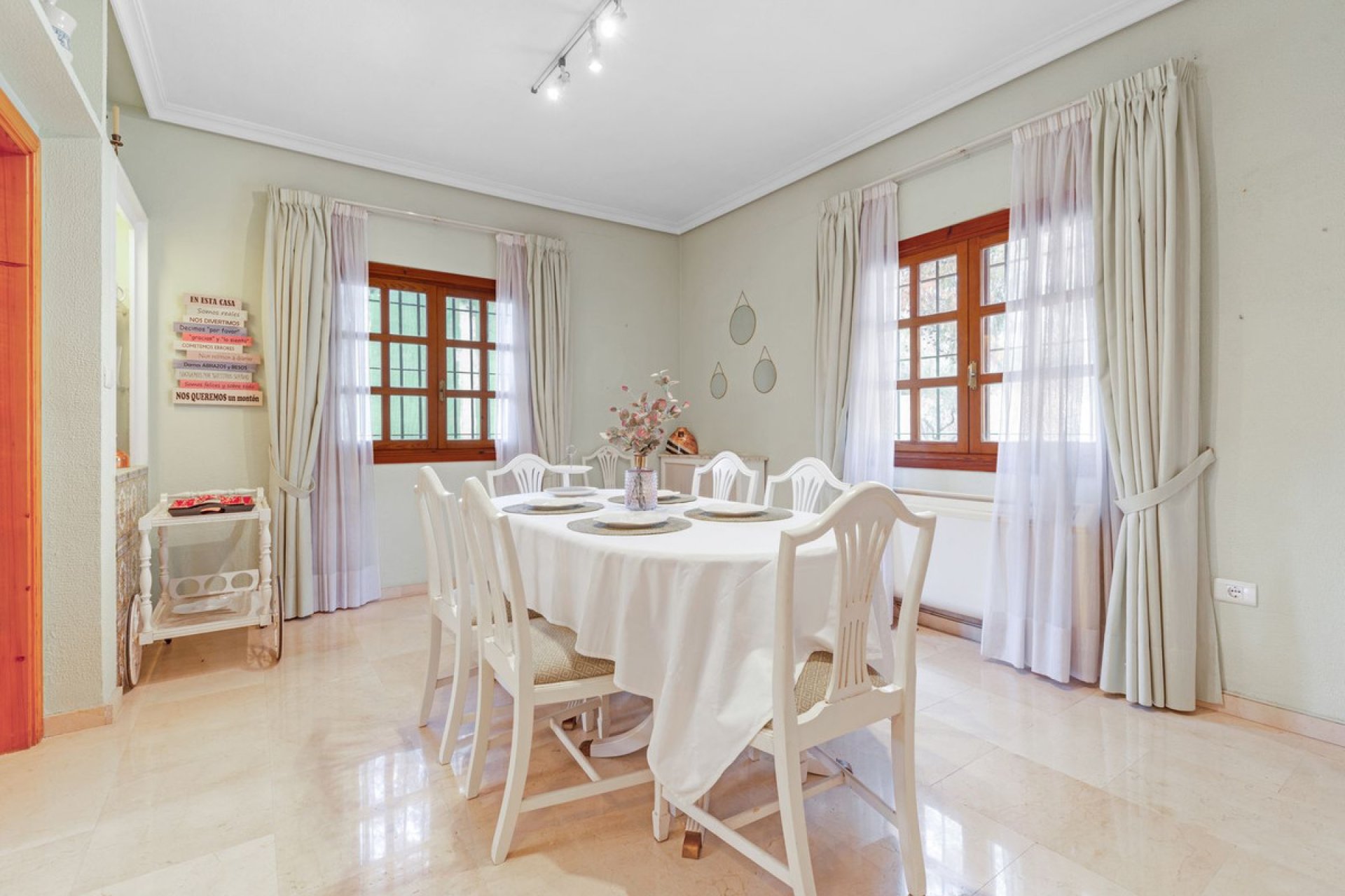 Resale - Villa -
Alicante - Alicante Centro