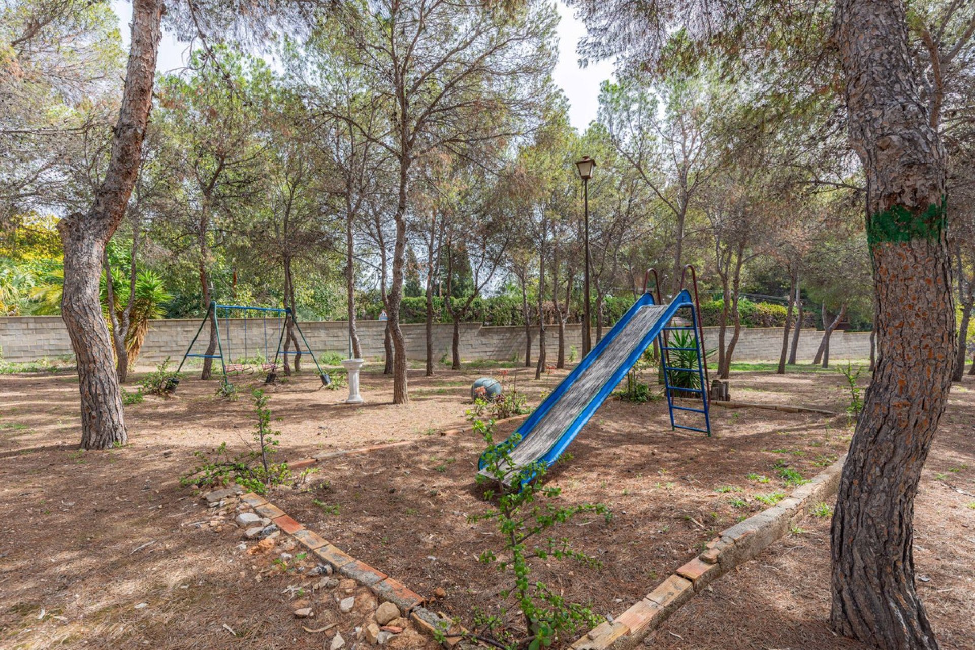 Resale - Villa -
Alicante - Alicante Centro