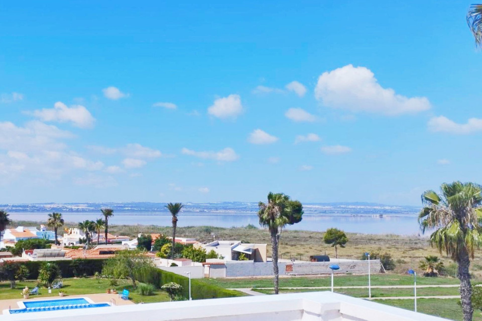 Resale - Villa -
Alicante City - La Torreta