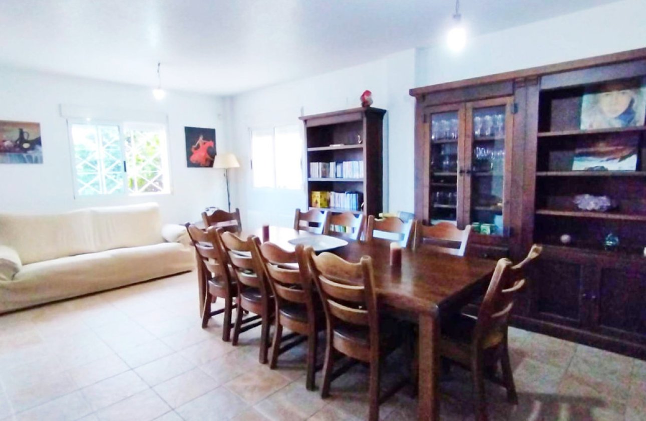 Resale - Villa -
Alicante City - La Torreta