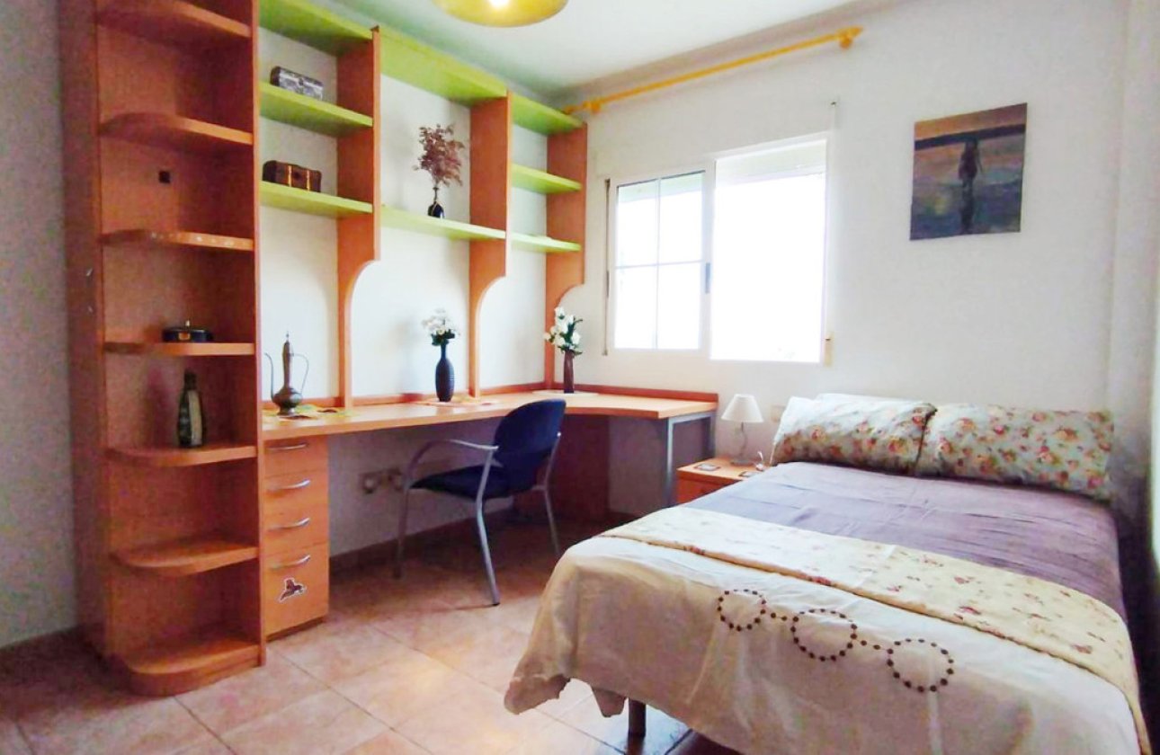 Resale - Villa -
Alicante City - La Torreta