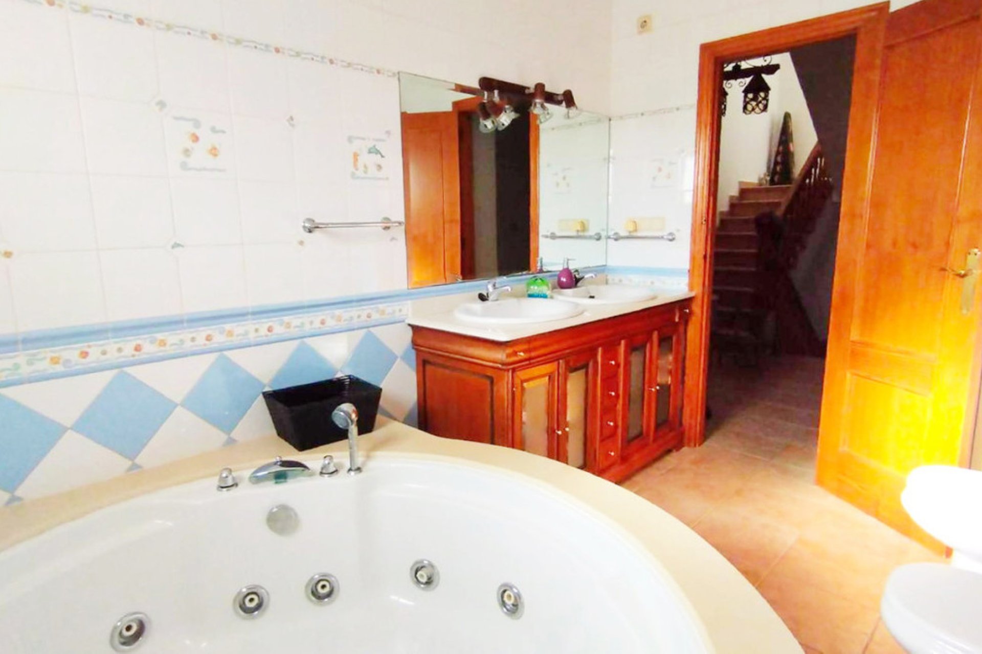 Resale - Villa -
Alicante City - La Torreta