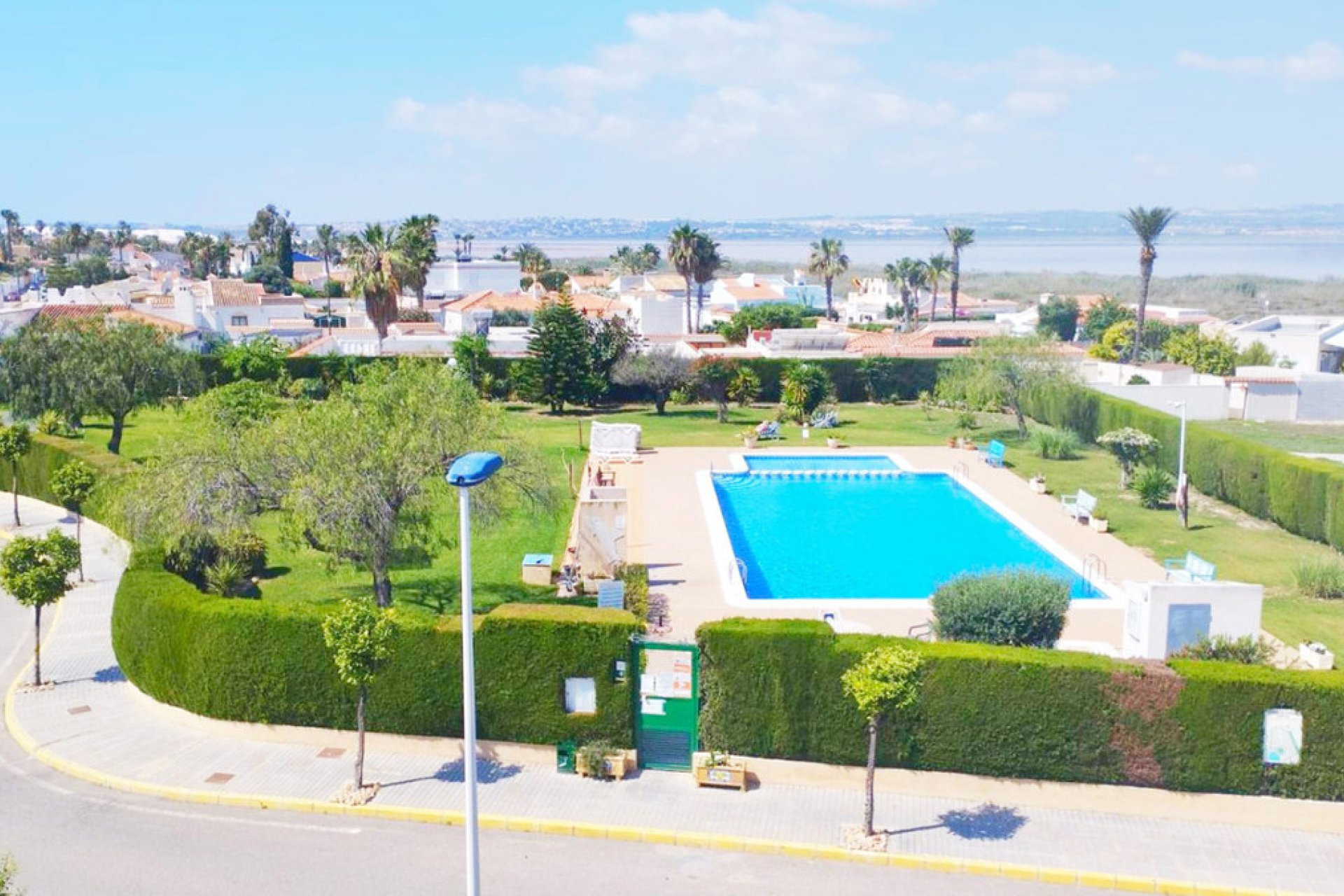 Resale - Villa -
Alicante City - La Torreta