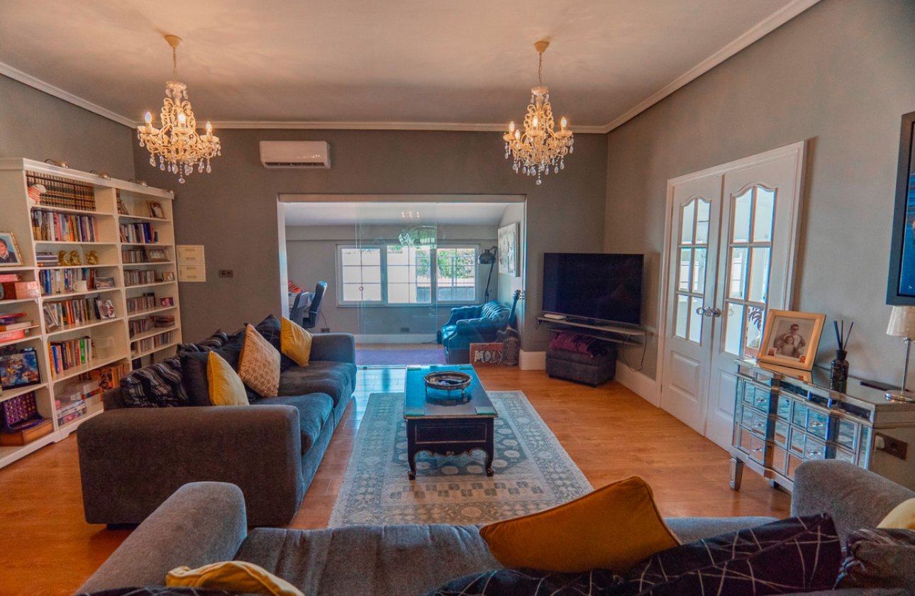 Resale - Villa -
Almoradí - Heredades