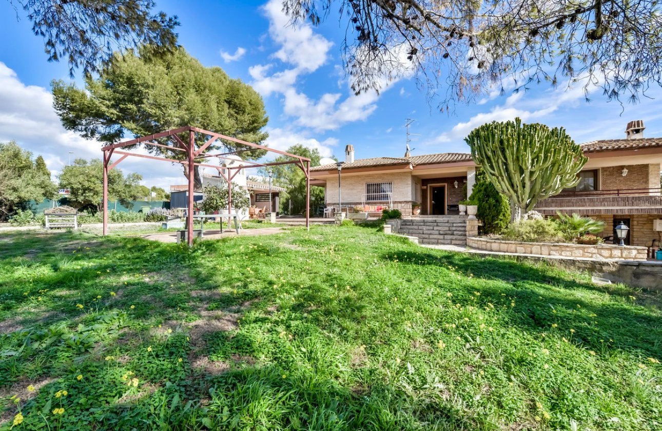 Resale - Villa -
Benidorm - Benidorm Centro