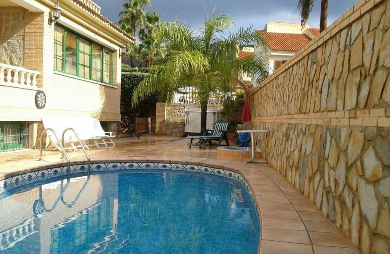 Resale - Villa -
Benidorm - Benidorm Centro