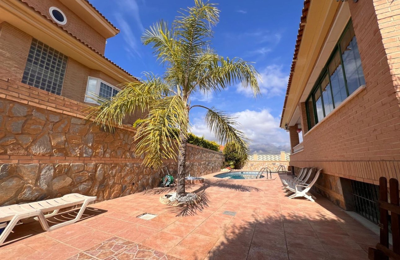 Resale - Villa -
Benidorm - Benidorm Centro