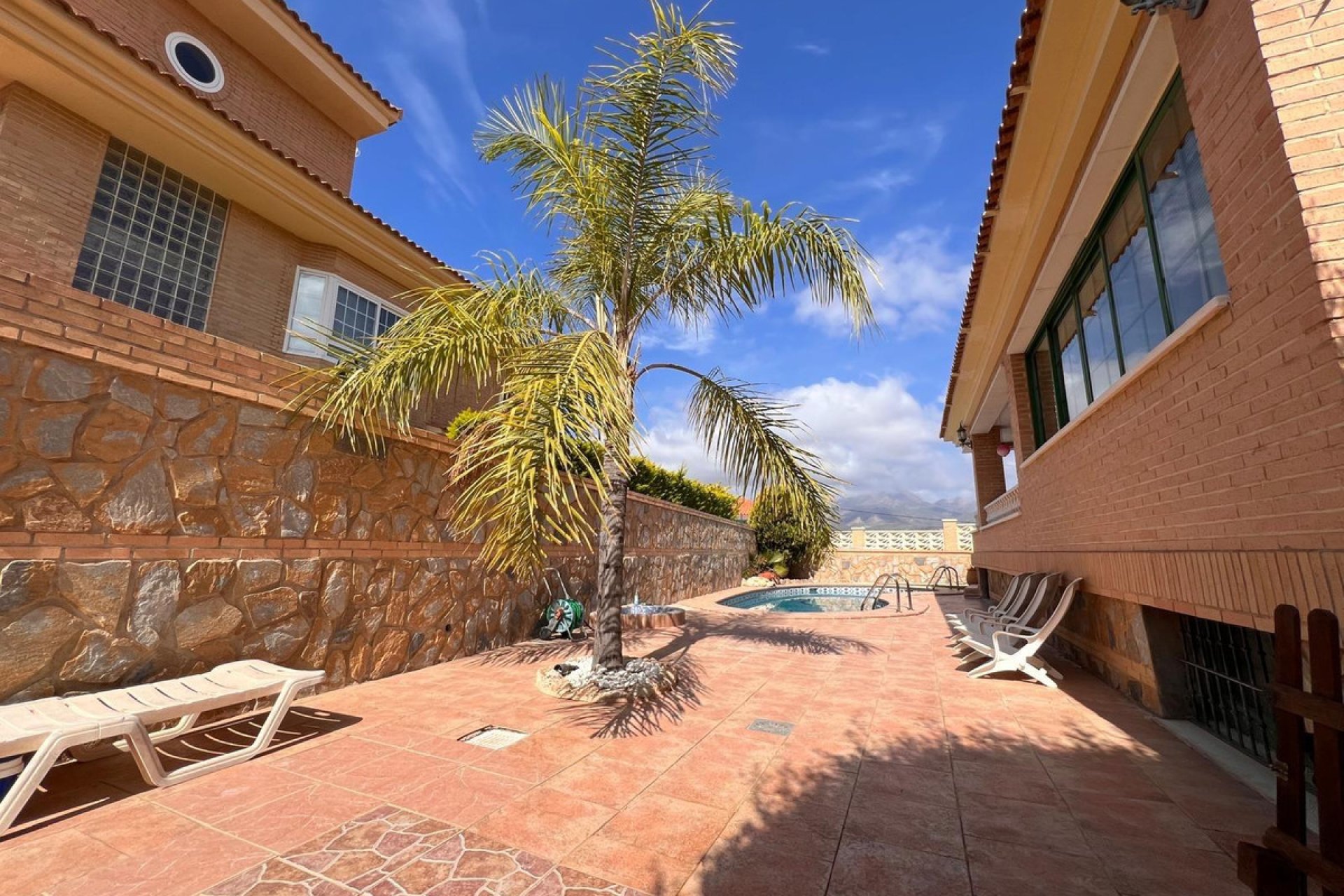 Resale - Villa -
Benidorm - Benidorm Centro