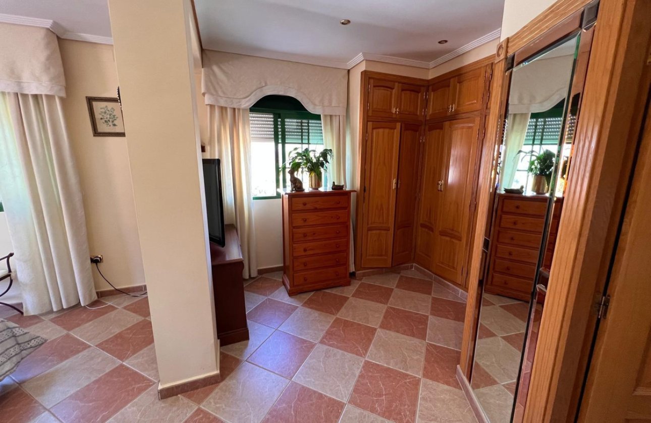 Resale - Villa -
Benidorm - Benidorm Centro