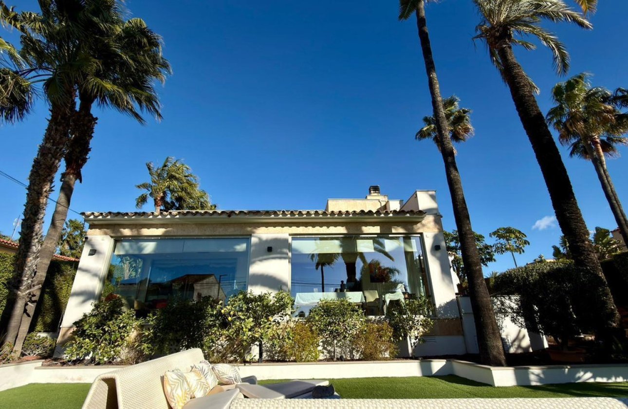 Resale - Villa -
Benidorm - Benidorm Centro