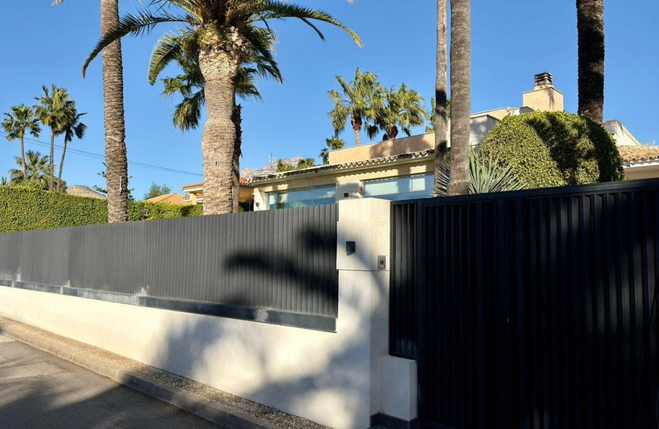 Resale - Villa -
Benidorm - Benidorm Centro