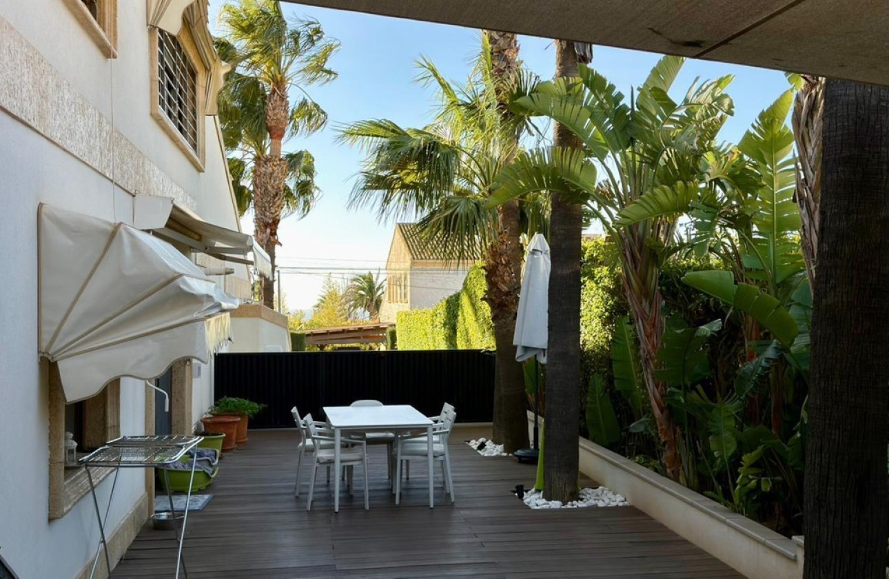 Resale - Villa -
Benidorm - Benidorm Centro