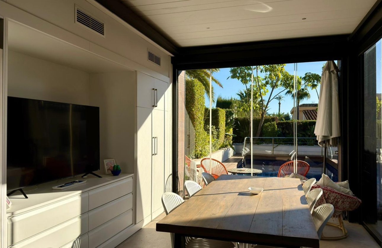 Resale - Villa -
Benidorm - Benidorm Centro