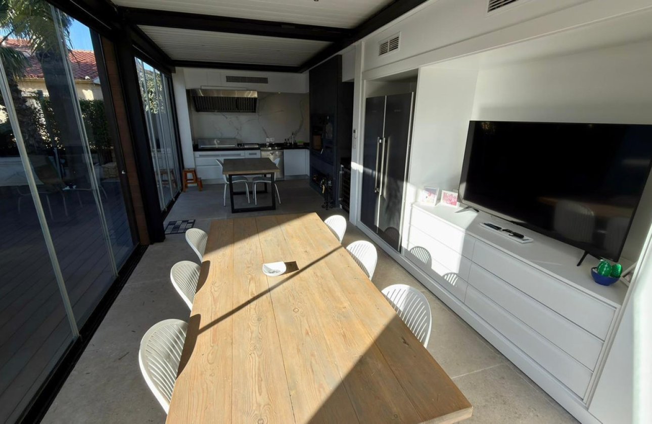 Resale - Villa -
Benidorm - Benidorm Centro