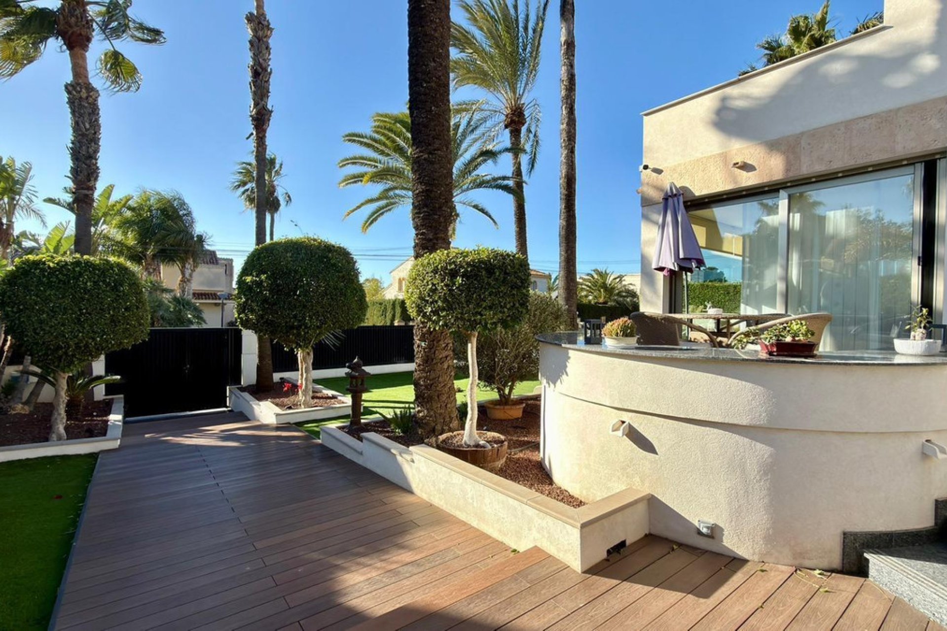 Resale - Villa -
Benidorm - Benidorm Centro