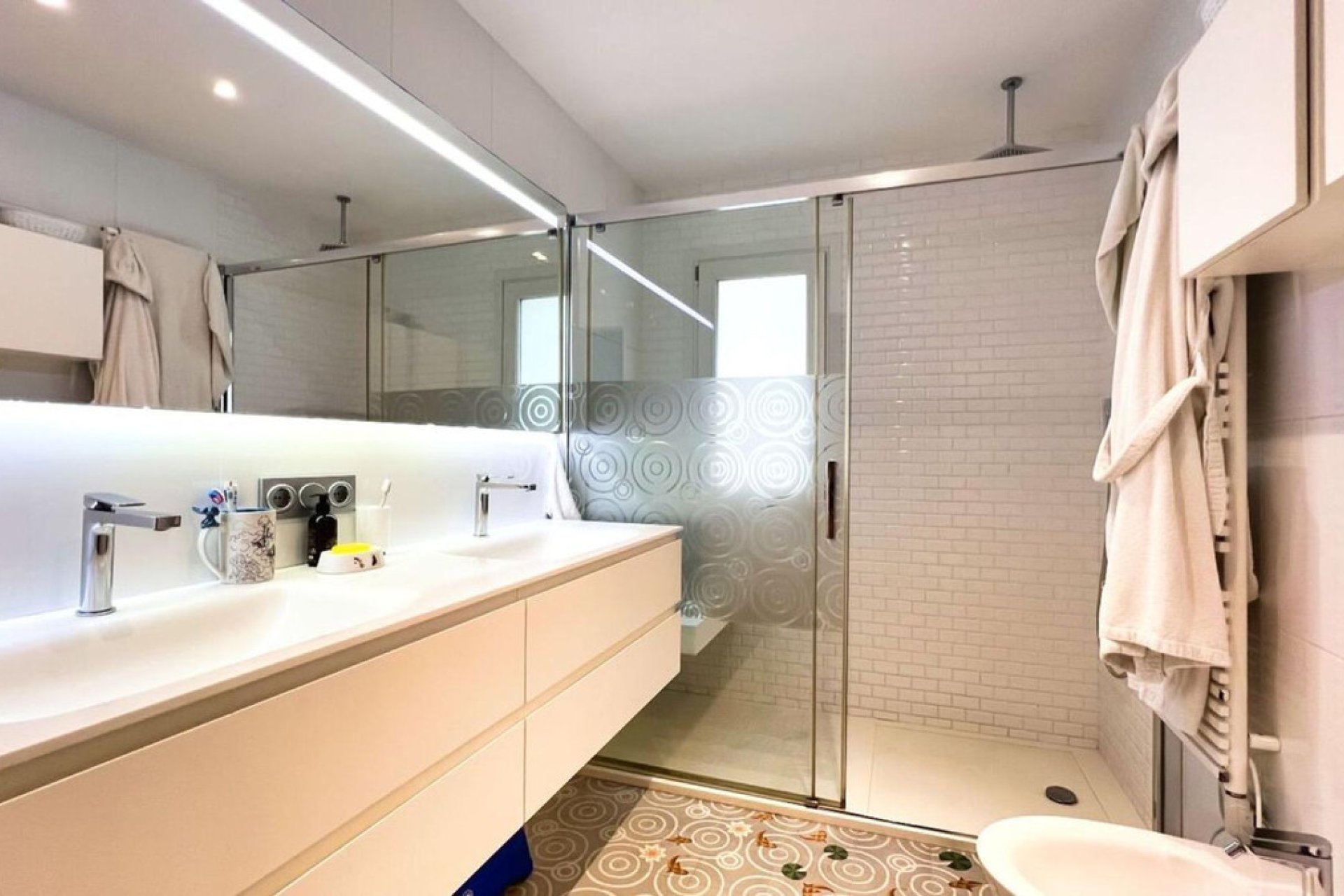 Resale - Villa -
Benidorm - Benidorm Centro