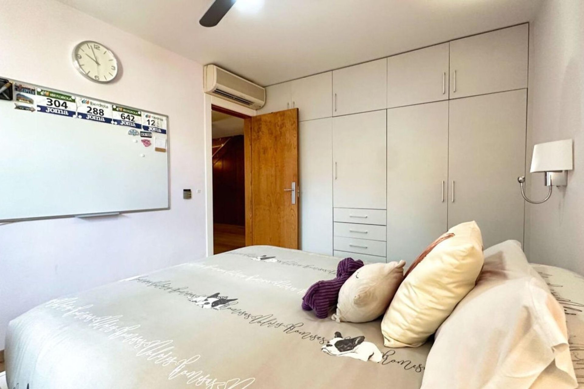 Resale - Villa -
Benidorm - Benidorm Centro