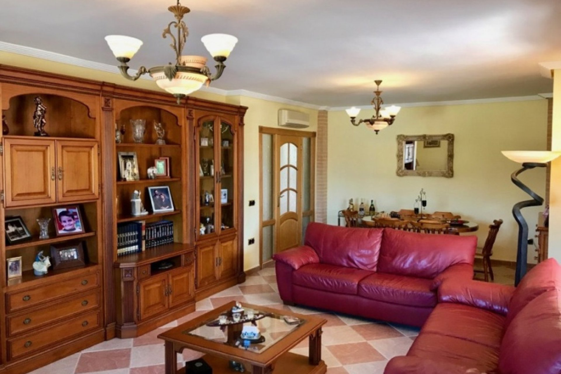 Resale - Villa -
Benidorm - Benidorm Centro