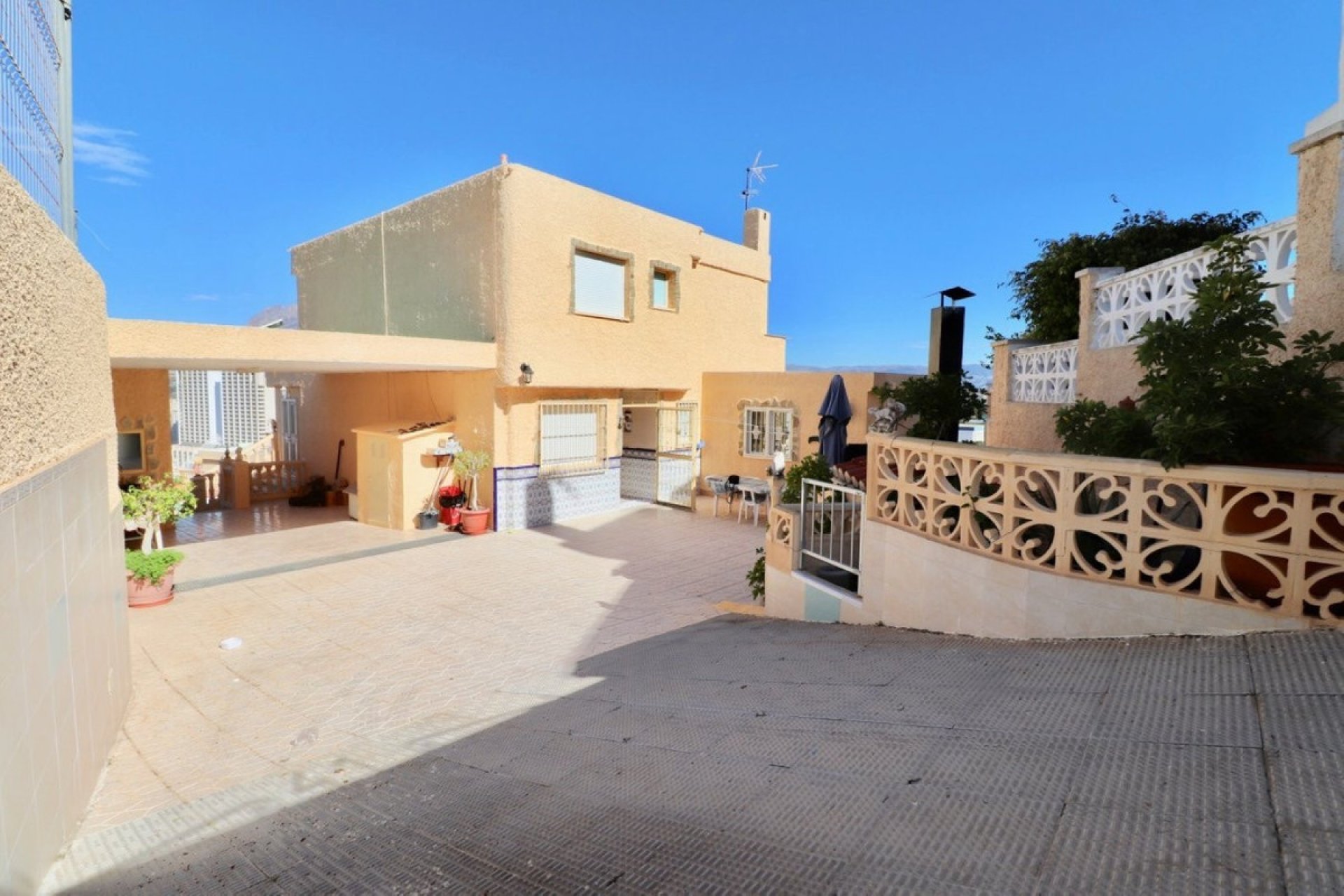 Resale - Villa -
Benidorm - Benidorm Centro
