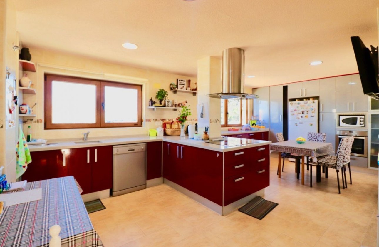 Resale - Villa -
Benidorm - Benidorm Centro